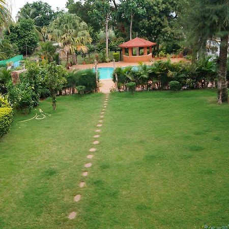 Hotel Badami Court Экстерьер фото