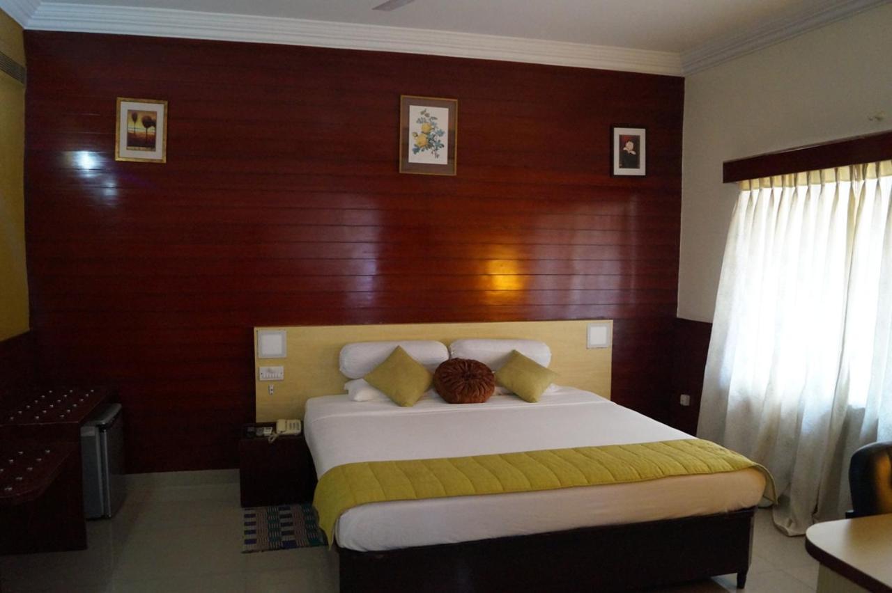 Hotel Badami Court Экстерьер фото