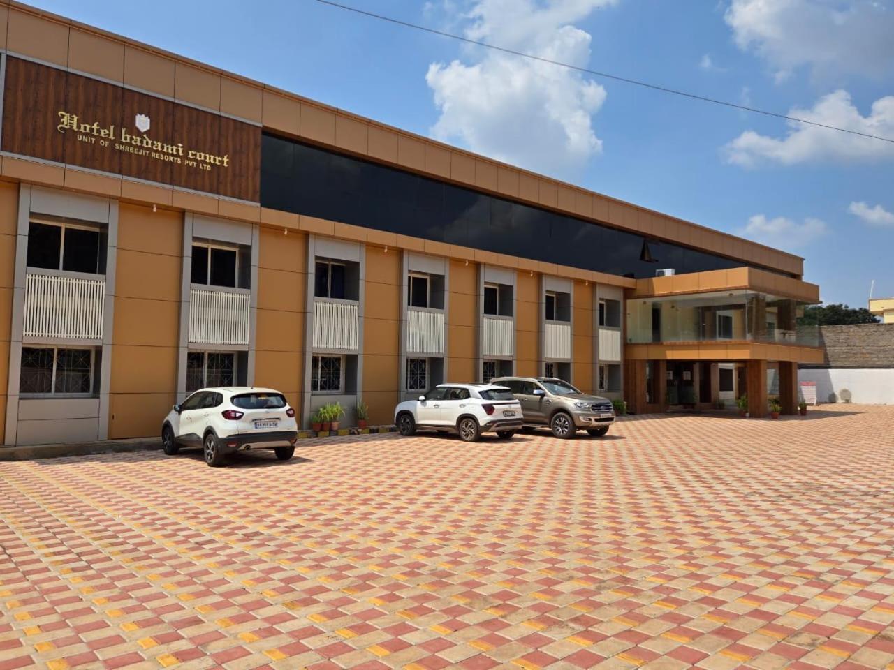 Hotel Badami Court Экстерьер фото