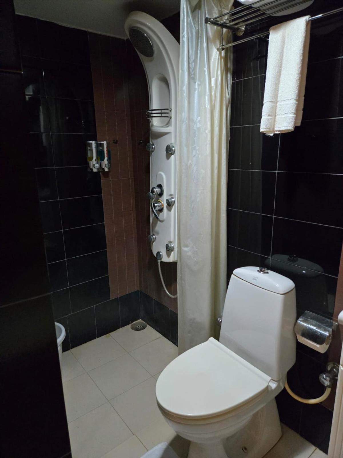 Hotel Badami Court Экстерьер фото