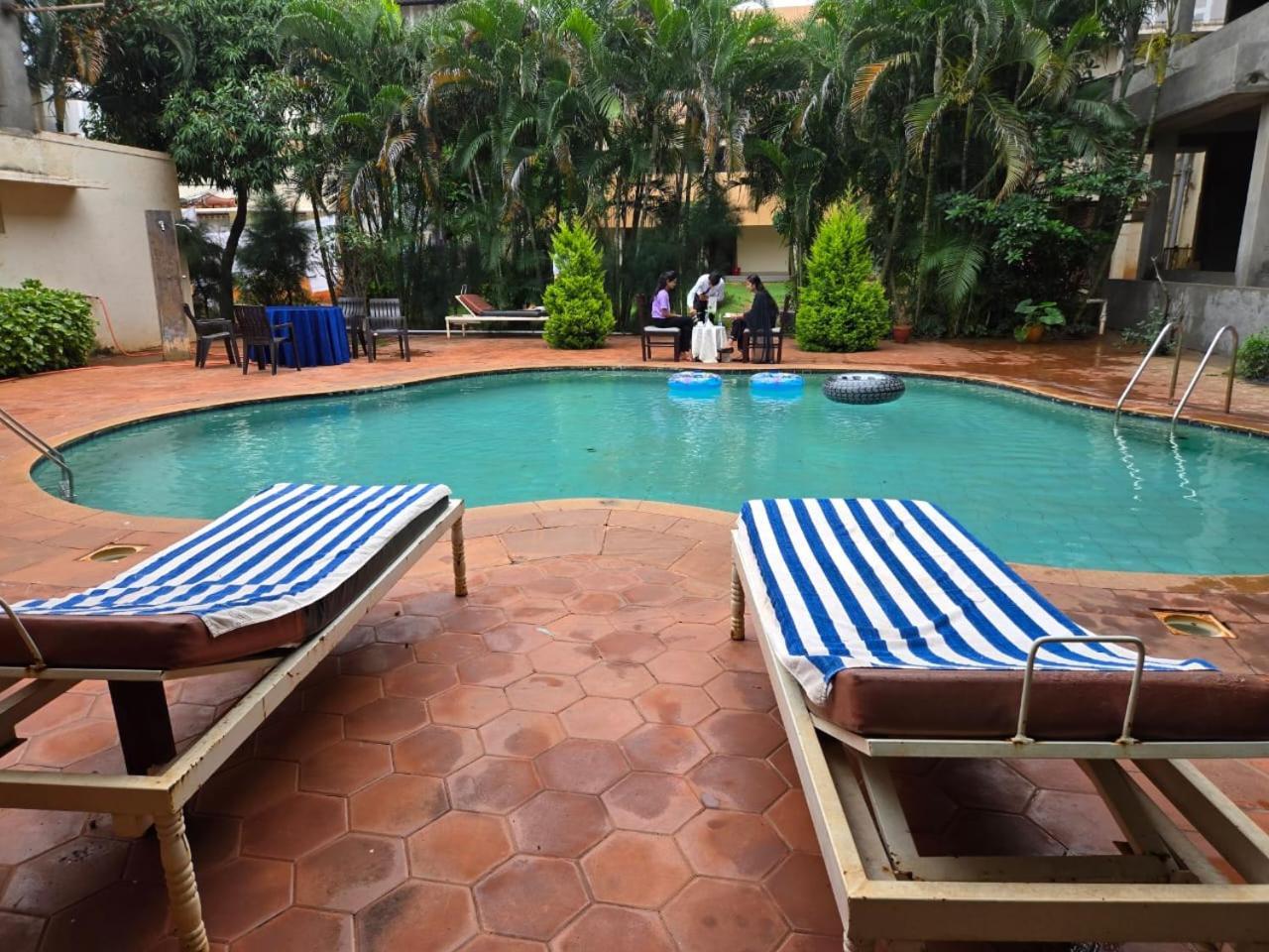Hotel Badami Court Экстерьер фото