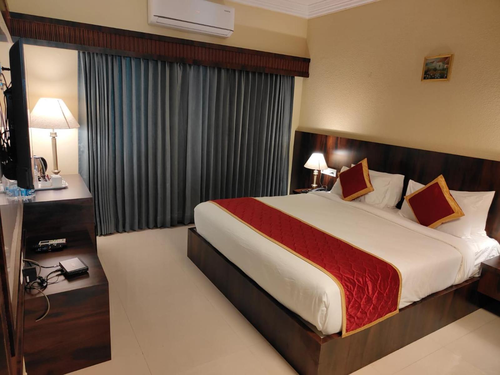 Hotel Badami Court Экстерьер фото