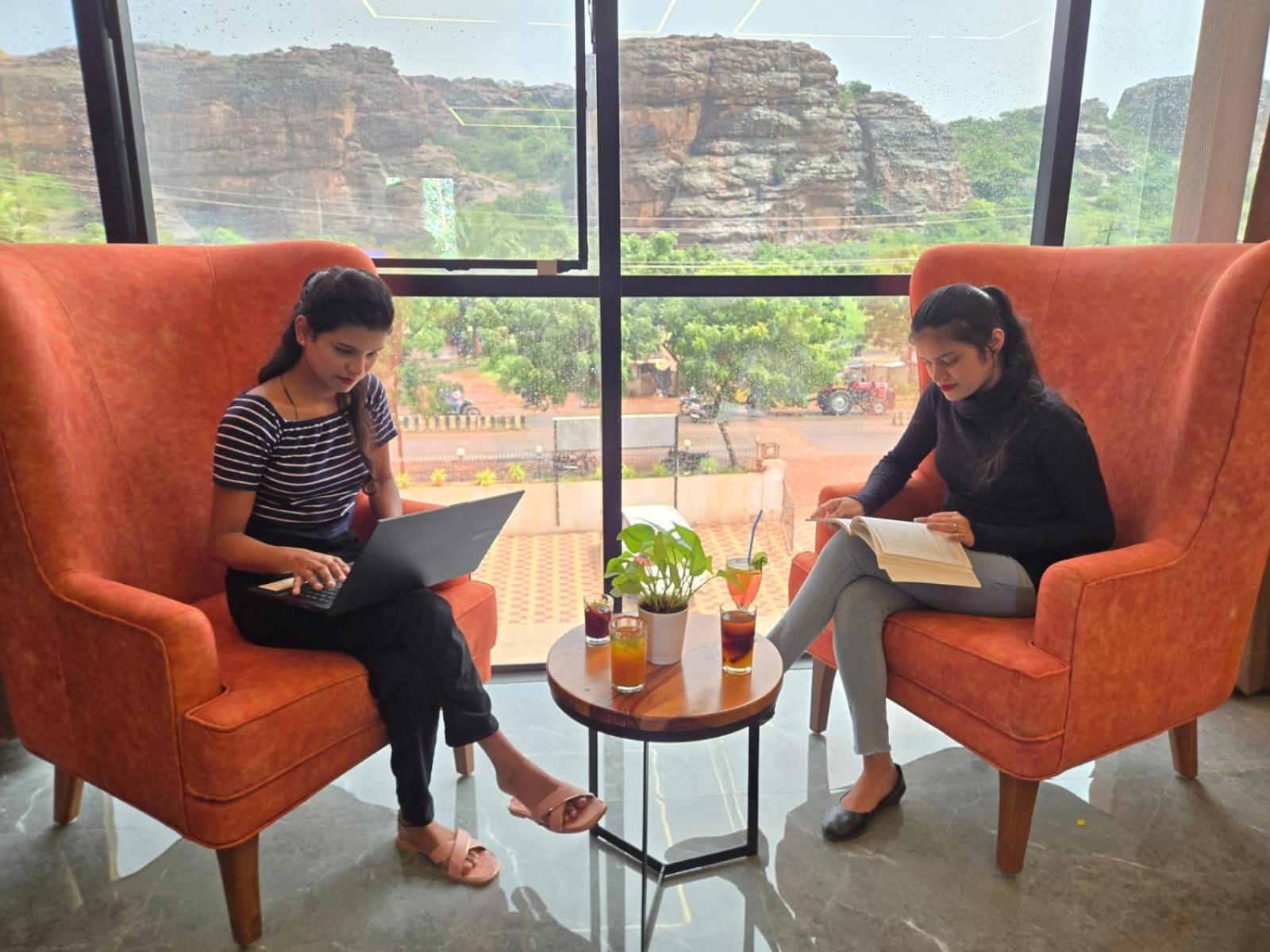 Hotel Badami Court Экстерьер фото