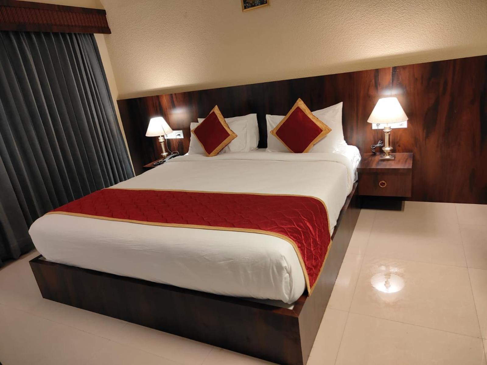 Hotel Badami Court Экстерьер фото