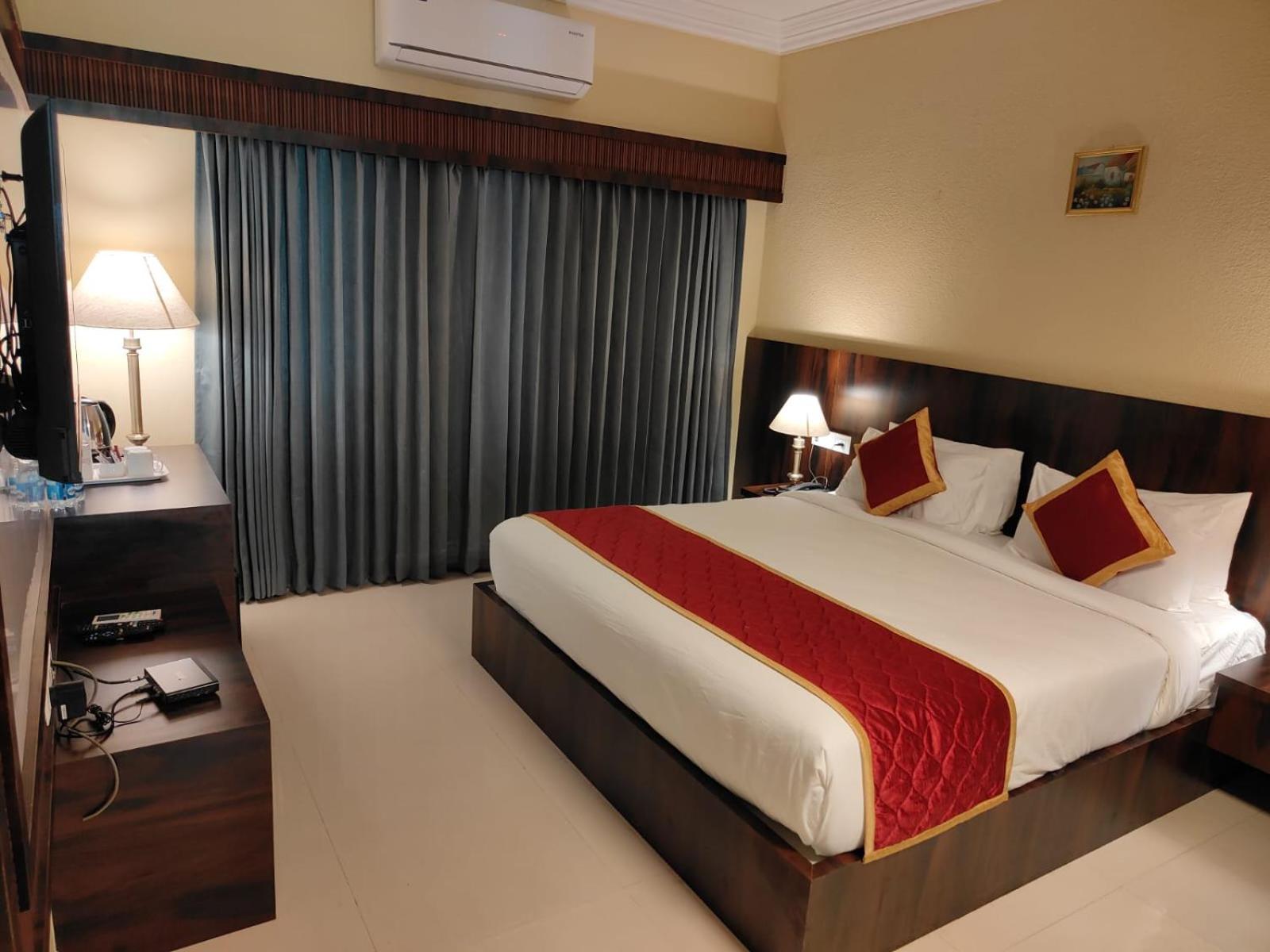 Hotel Badami Court Экстерьер фото