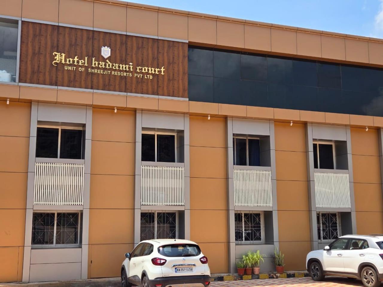 Hotel Badami Court Экстерьер фото