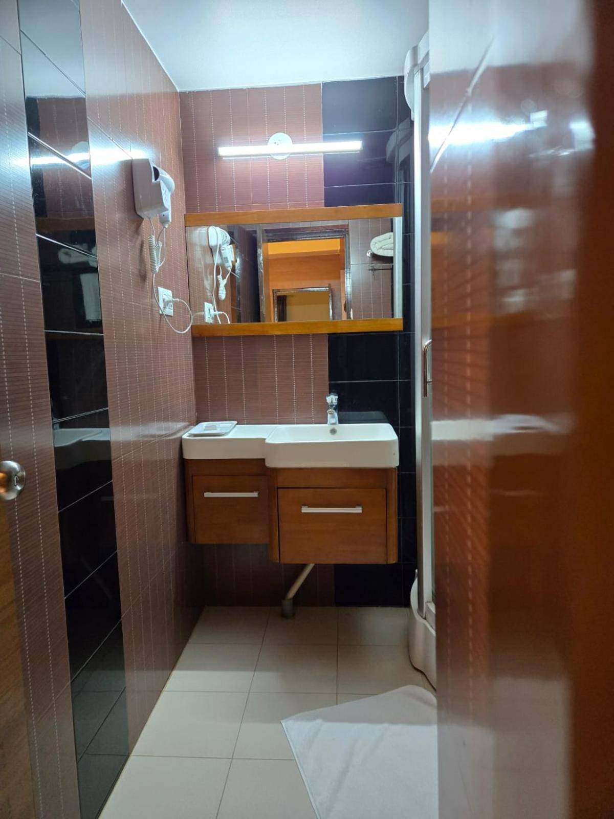 Hotel Badami Court Экстерьер фото