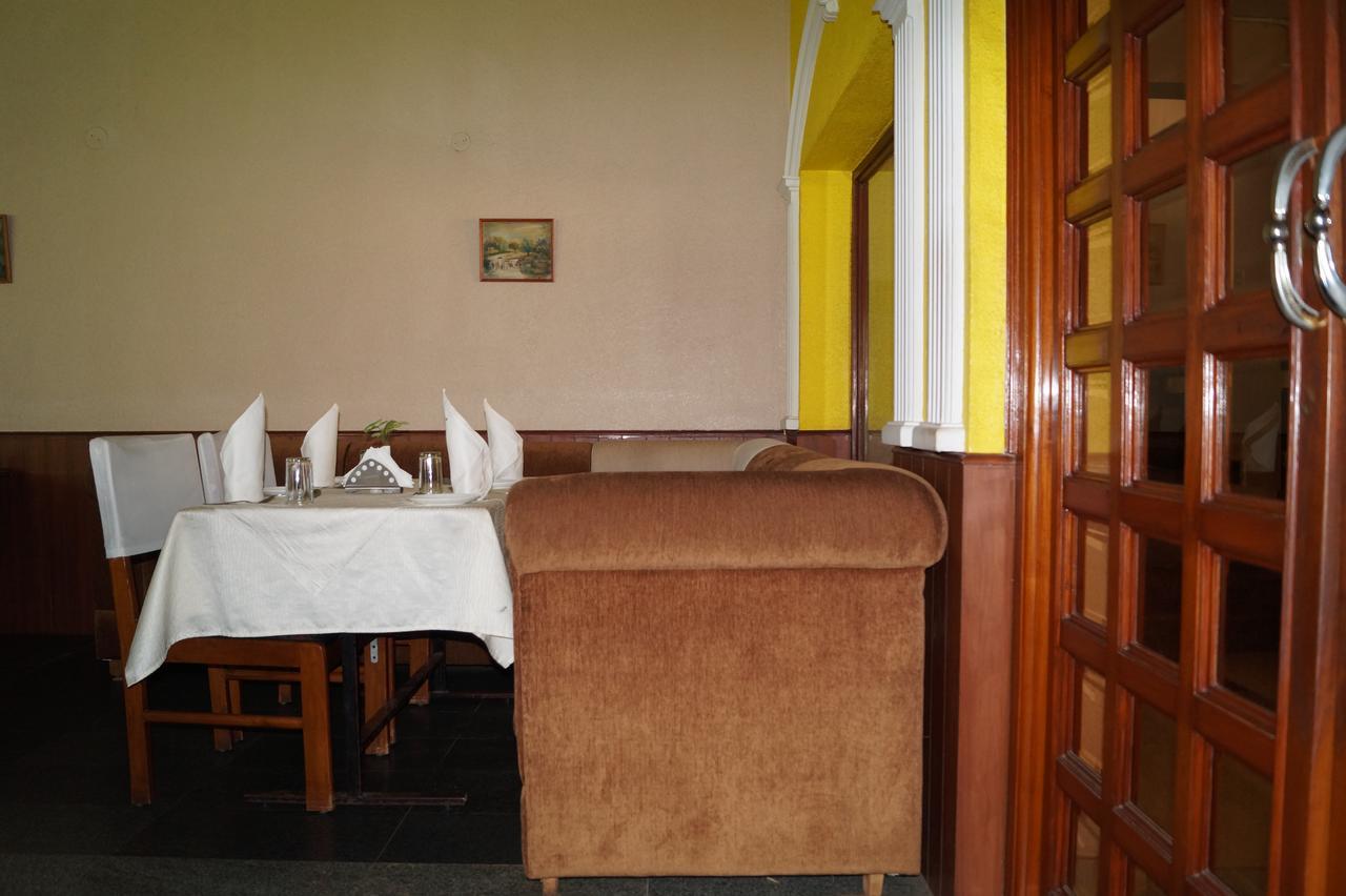 Hotel Badami Court Экстерьер фото