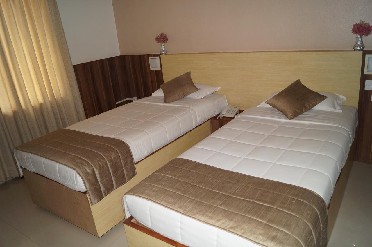 Hotel Badami Court Экстерьер фото